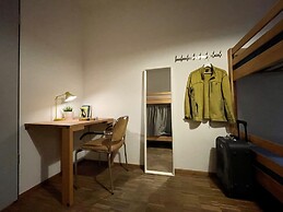 JC&BLUE Guesthouse - Hostel