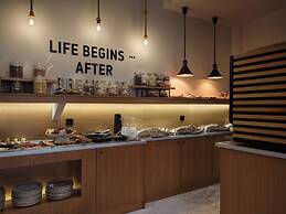 Nikon Boutique Hotel