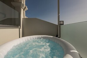 Nikon Boutique Hotel