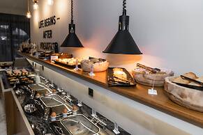 Nikon Boutique Hotel