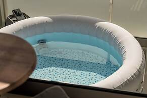 Nikon Boutique Hotel