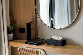 Nikon Boutique Hotel