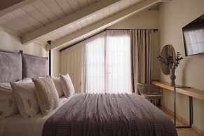 Nikon Boutique Hotel