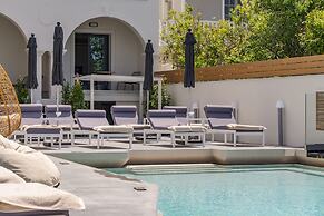 Nikon Boutique Hotel