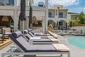 Nikon Boutique Hotel