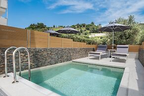 Nikon Boutique Hotel