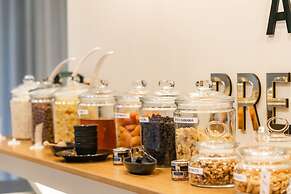 Nikon Boutique Hotel