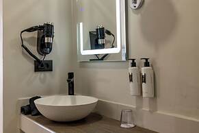 Nikon Boutique Hotel