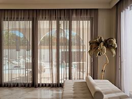 Nikon Boutique Hotel