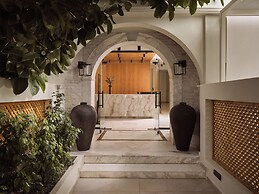 Nikon Boutique Hotel