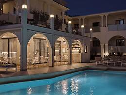 Nikon Boutique Hotel
