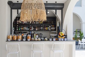 Nikon Boutique Hotel