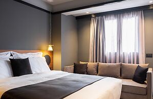 3 Pines Design Living