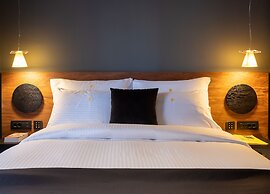 3 Pines Design Living