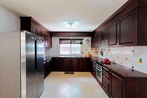 Captivating 3-bed Villa in Muang Pattaya