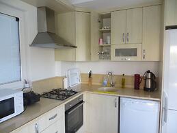 Villasevval-sleeps8-pool-bbq-ac-neartown