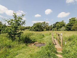 The Shepherds Hut at Bridge Lake Farm & Fishery