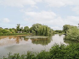 The Shepherds Hut at Bridge Lake Farm & Fishery