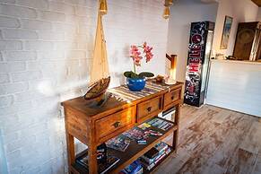 Mar Egeu Arte & Pouso