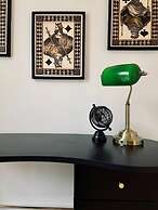 Kensington Place - 4 Bedroom Home w Free Parking