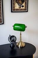 Kensington Place - 4 Bedroom Home w Free Parking