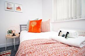 Isla House - Newport City Centre - Sleeps 7