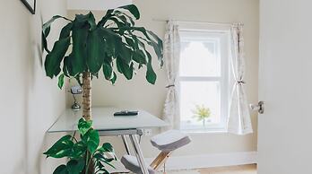 The Loft 2BR Duplex 82 Cathedral Cardiff Parking