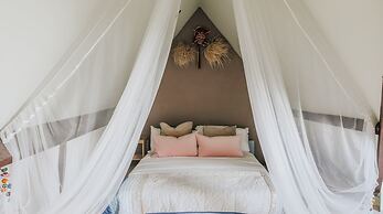 The Loft 2BR Duplex 82 Cathedral Cardiff Parking