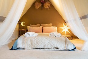 The Loft 2BR Duplex 82 Cathedral Cardiff Parking