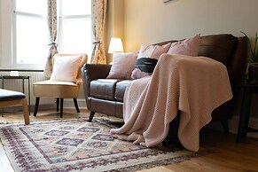 The Loft 2BR Duplex 82 Cathedral Cardiff Parking