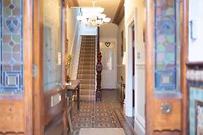 The Loft 2BR Duplex 82 Cathedral Cardiff Parking