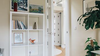 The Loft 2BR Duplex 82 Cathedral Cardiff Parking