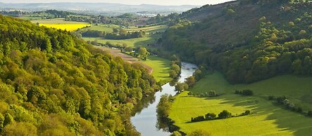 The Loft 2BR Duplex 82 Cathedral Cardiff Parking