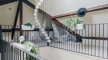 The Loft 2BR Duplex 82 Cathedral Cardiff Parking