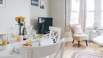 The Loft 2BR Duplex 82 Cathedral Cardiff Parking