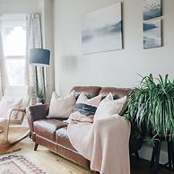 The Loft 2BR Duplex 82 Cathedral Cardiff Parking