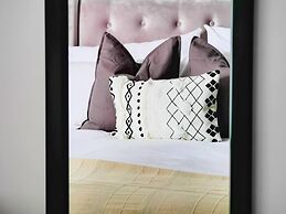 Eveswell Studios Comfort Studio 10