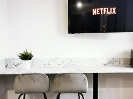 Eveswell Studios Comfort Studio 10