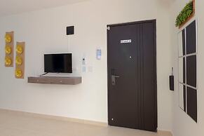 Breezy & Bright Full Apartment