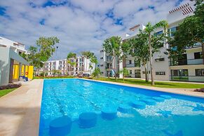 Breezy & Bright Full Apartment