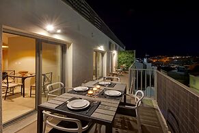 Rooftop Oldtown Residence