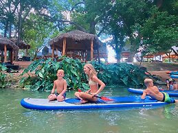 1 Son's Rio Cibolo - Birdhouse Cabin