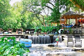1 Son's Rio Cibolo - Birdhouse Cabin