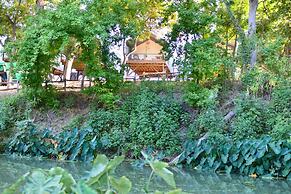 1 Son's Rio Cibolo - Birdhouse Cabin