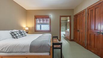 Mountain Time-spacious, Private Hot Tub,great View