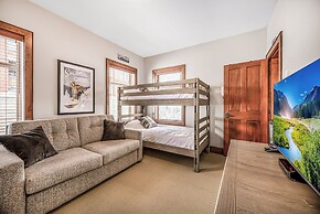 Mountain Time-spacious, Private Hot Tub,great View