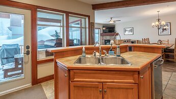 Mountain Time-spacious, Private Hot Tub,great View