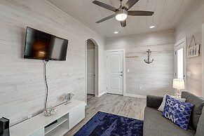 Copano Breeze 3 Bedroom Home by RedAwning