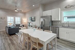 Copano Breeze 3 Bedroom Home by RedAwning