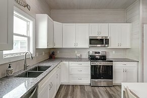 Copano Breeze 3 Bedroom Home by RedAwning